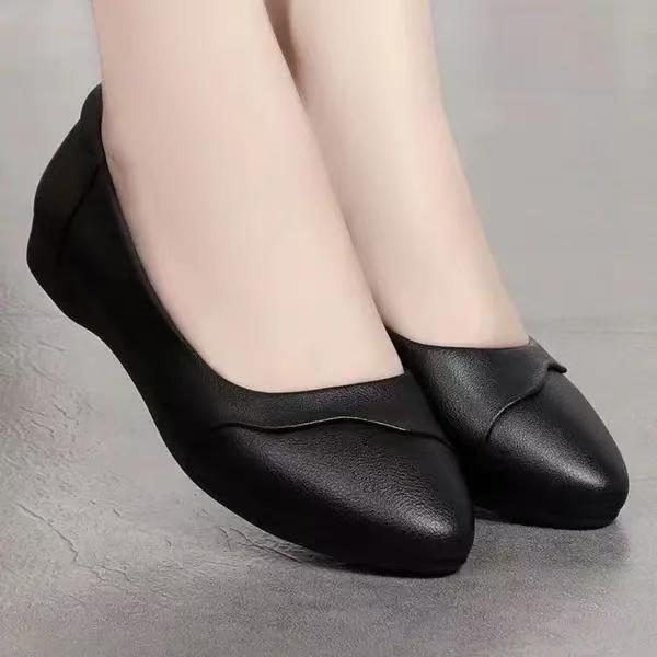 2025 autumn single shoes soft sole soft surface flat sole single shoes middle-aged leather shoes large size women's shoes thin non-slip can not fall