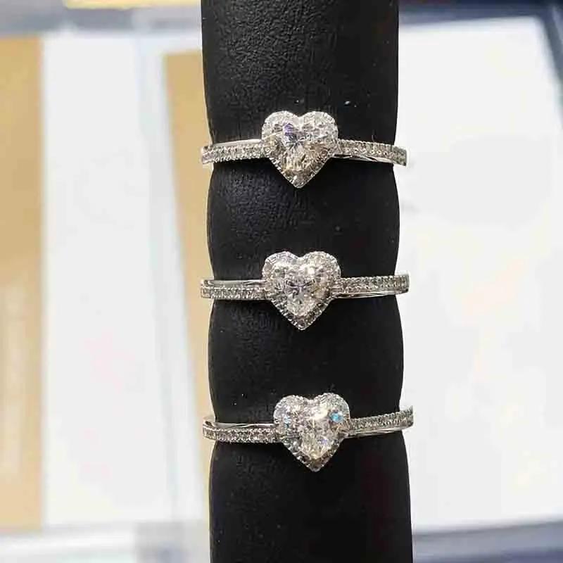 Huitan Shiny Silver Color Heart Rings for Women Simple and Stylish New Trendy Wedding Female Rings  Fashion Party Gift Jewelry