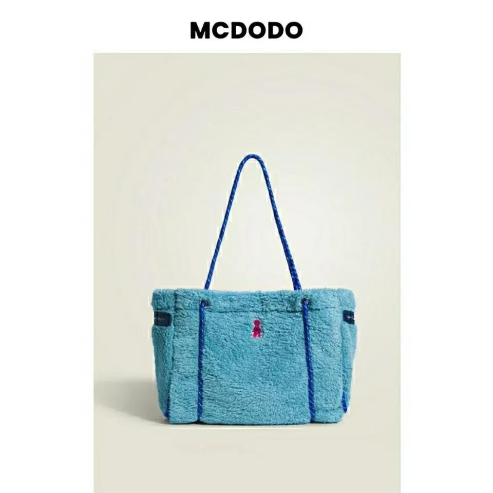 Women s Large Capacity Faux Lamb Fur Tote Bag with Soft Handle Modern Neutral Style Casual Shoulder Bag Polyester Material