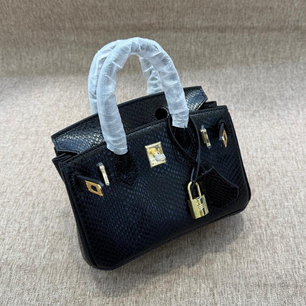 

Новая сумка из коровьей кожи с рисунком змеи Platinum 20 см, мини-сумка через плечо, известная в Интернете, тот же стиль, что и для девочек, сумка через плечо 20x10x15cm чёрный