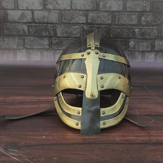 

Реплика шлема Венде викинга Ручная работа Средневековые доспехи нормандского воина LARP SCA Костюм викинга Реквизит Металлический шлем с коричневой отделкой