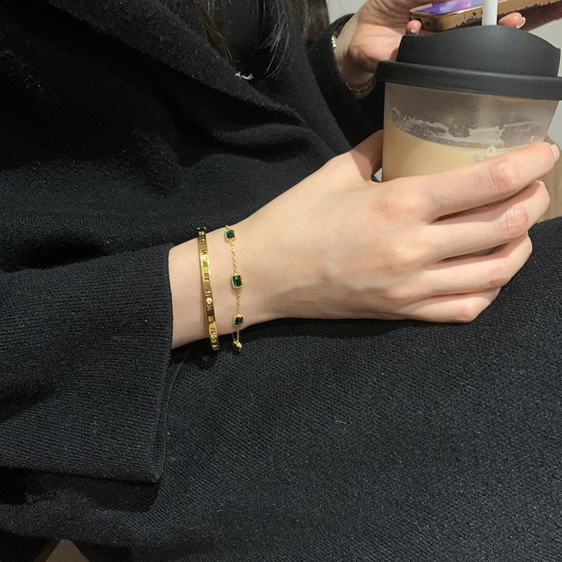 Trendy Light Luxury Gold Emerald Titanium Steel Bracelet for Women