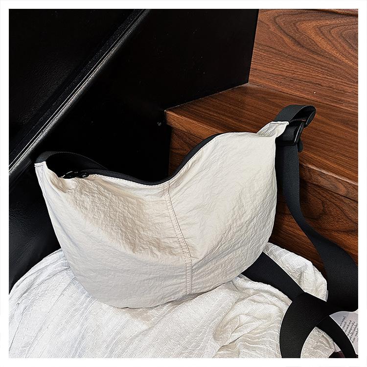 Light Casual Bag Women's Large Capacity Solid Color Messenger Bag Women's Versatile Washed Cloth Niche Bag Dumpling Bag