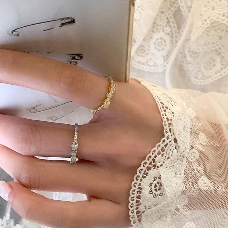 Versatile Elegant And Copper Ring For Women Featuring A Stunning Bow Tie Shape