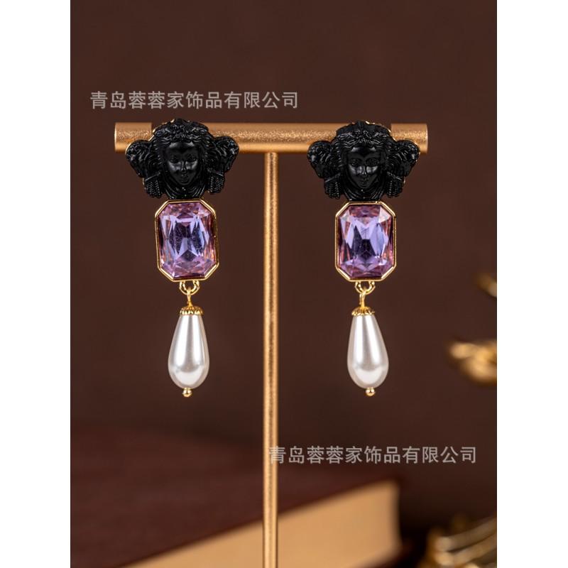 

Cross Border Antique Fan Jia Si Zhe Black Angel Geometric Color Treasure Pearl Pendant Earrings Niche High-end Brooch