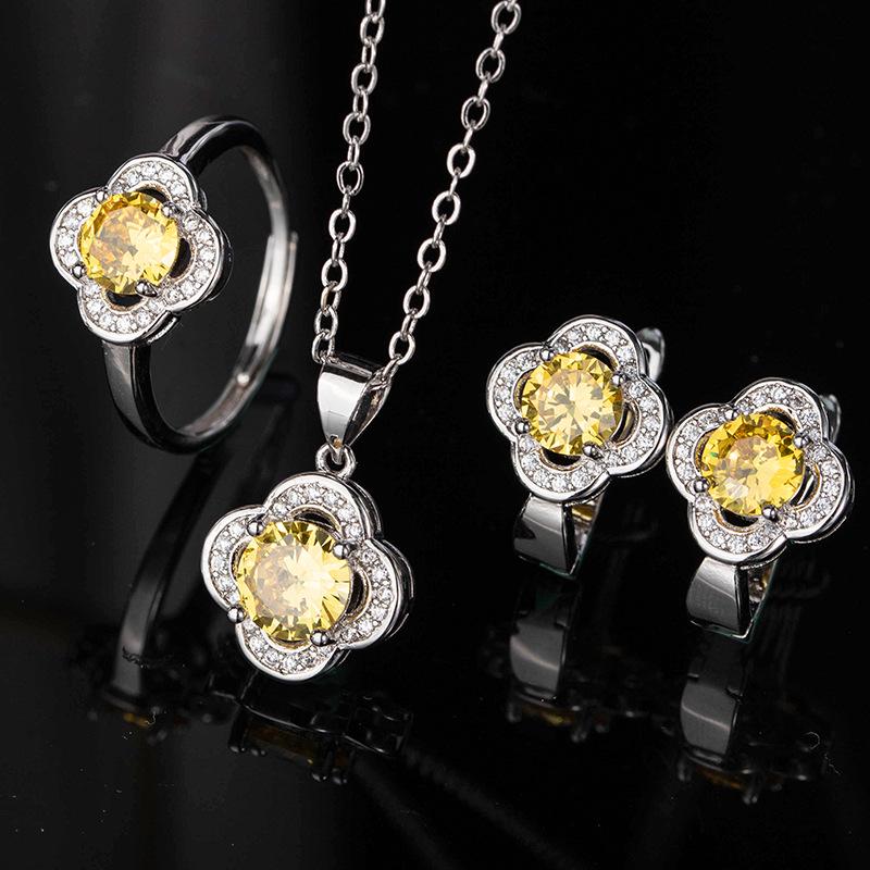 

Набор «Бриллиантовый лотос»: Желтый кулон, серьги с зелеными бриллиантами и кольцо с драгоценным камнем для женщин Cross Chain White Gold [40+5cm] жёлтый