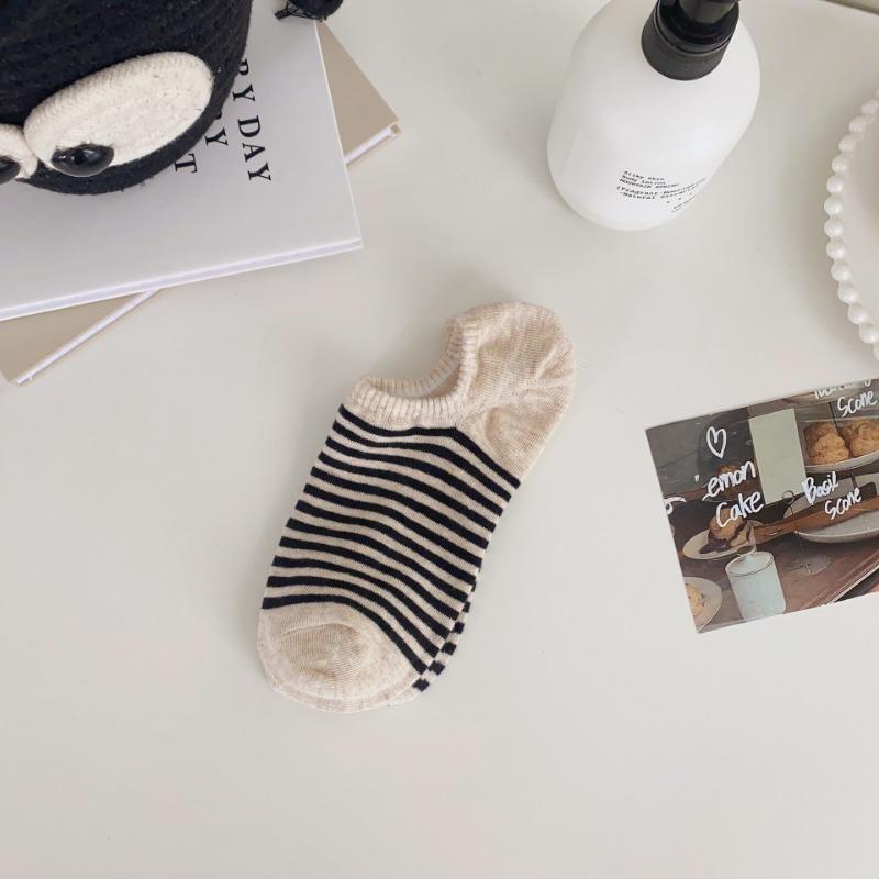 Female Spring and Summer Thin Style All Match Stripe Silicone Not To Drop with Shallow Mouth Invisible Socks