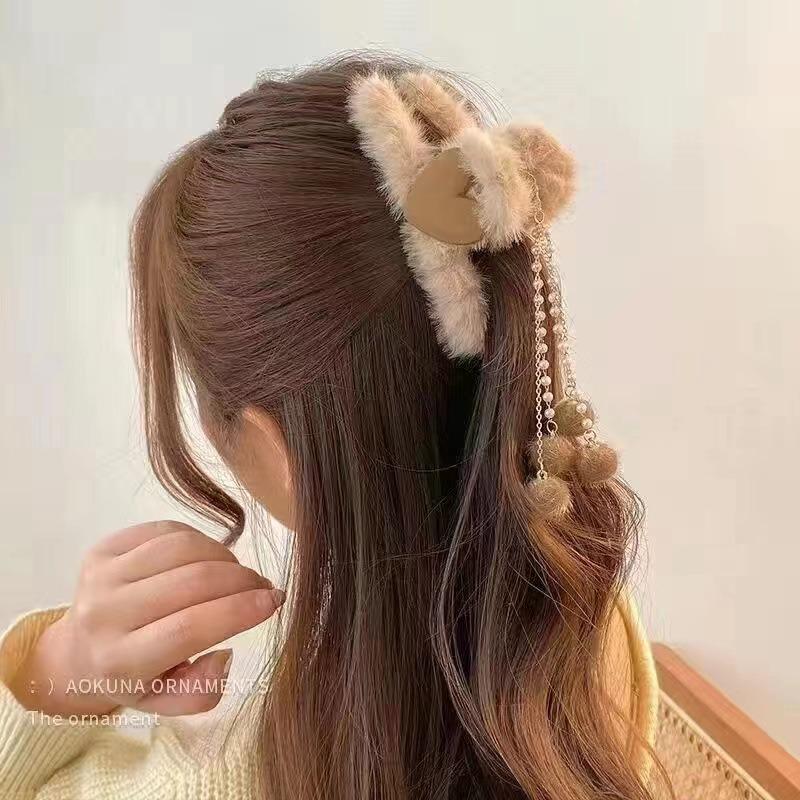 Winter Love Heart Plush Claw Clip Temperamental Tassel Hair Clip Fashion Girls Hair Accessories Clip