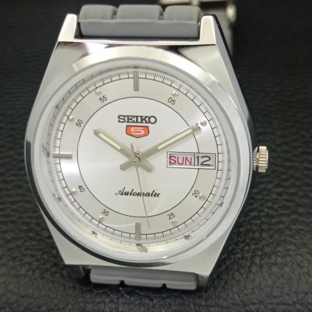 REFURBISHED VINTAGE SEIKO 5 AUTOMATIC JAPAN MENS SILVER DIAL WATCH A434686-2