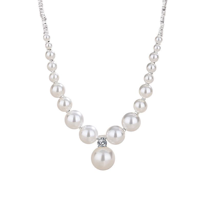 Luxurious S925 Sterling Silver Clavicle Necklace with Crushed Silver and French-Style Round Imitation Pearls.