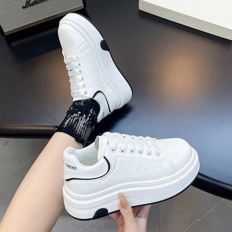 Soft Leather Love Little White Shoes Women's Shoes Spring 2025 New Thick-soled Heightening Leather Surface Color Matching Sports and Leisure Board Sho