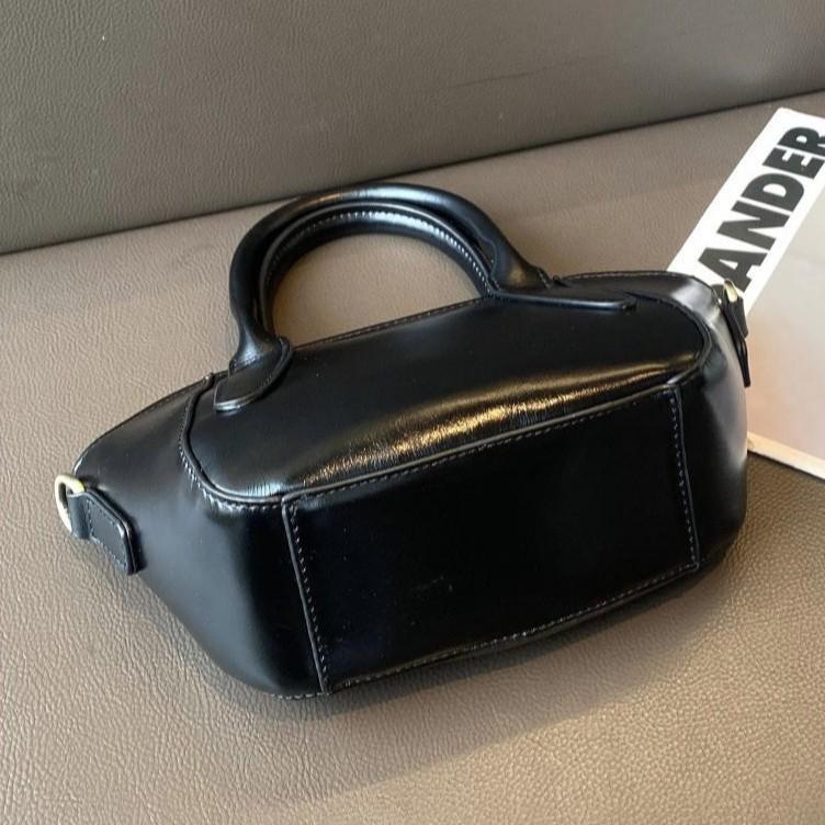 Premium First Layer Oil Wax Cowhide Single Shoulder Crossbody Dumpling Bag Wing Bag Texture Portable Commuter Bag Genuine Leather Women's Bag