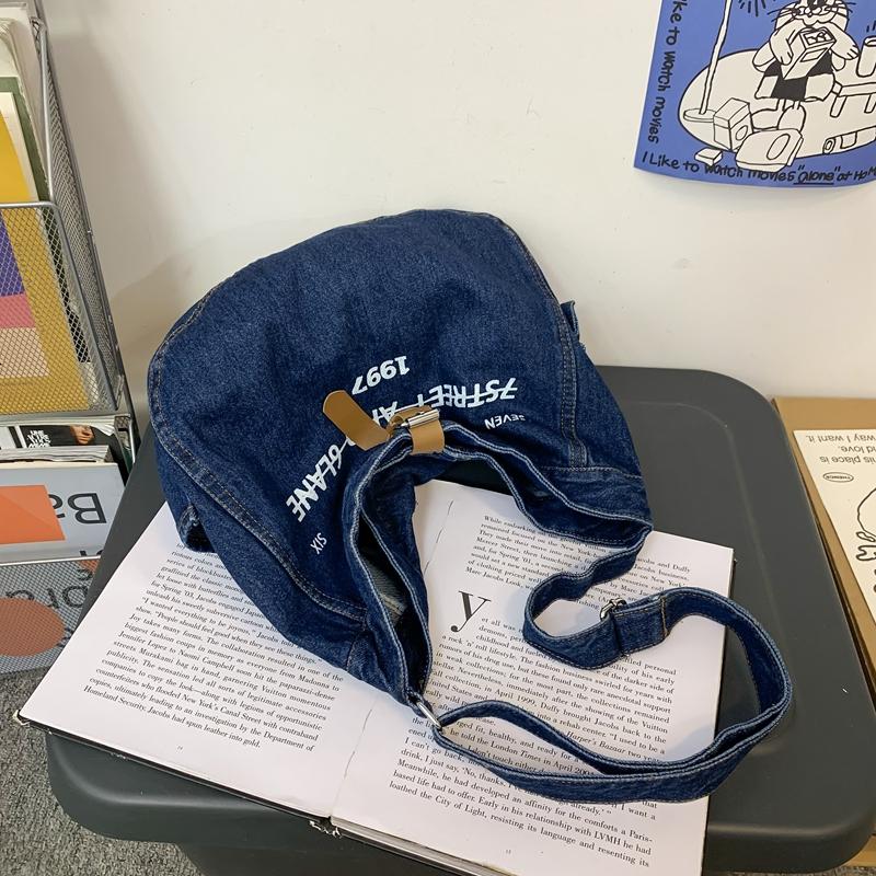 Crossbody-väska med stor kapacitet Kvinnlig jeansväska Bokstavsväska Student axelväska