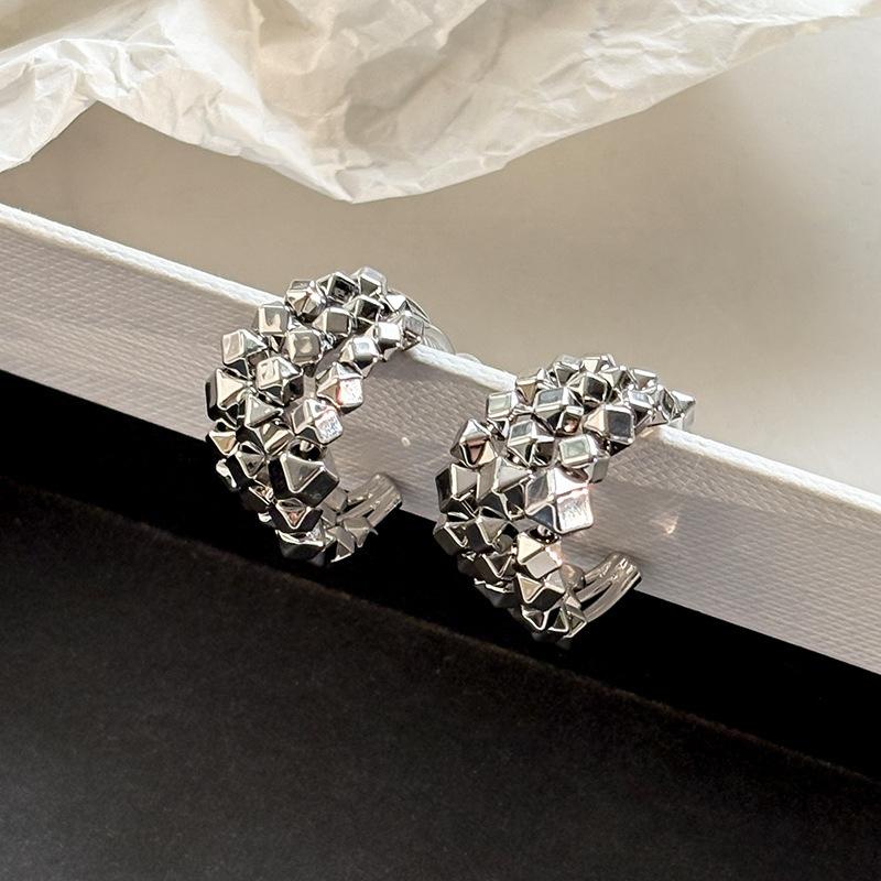 

Sterling silver needle broken silver unique beautiful stud earrings women s light luxury high-end temperament atmospheric sparkling earrings earrings
