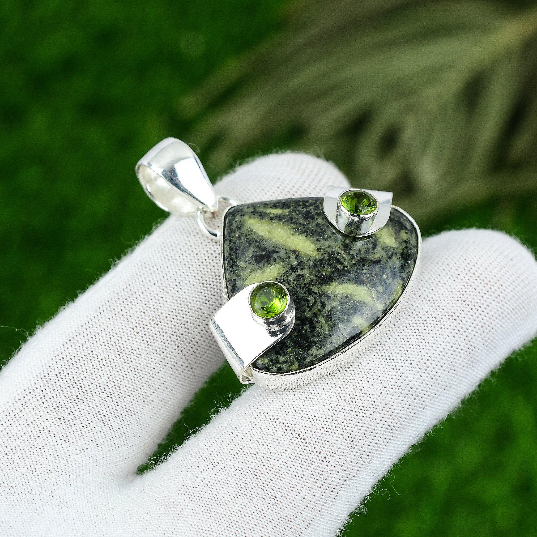 

Mothers day Deal Gogunjula Stone Peridot Bezel Daughter Pendant Sterling Silver