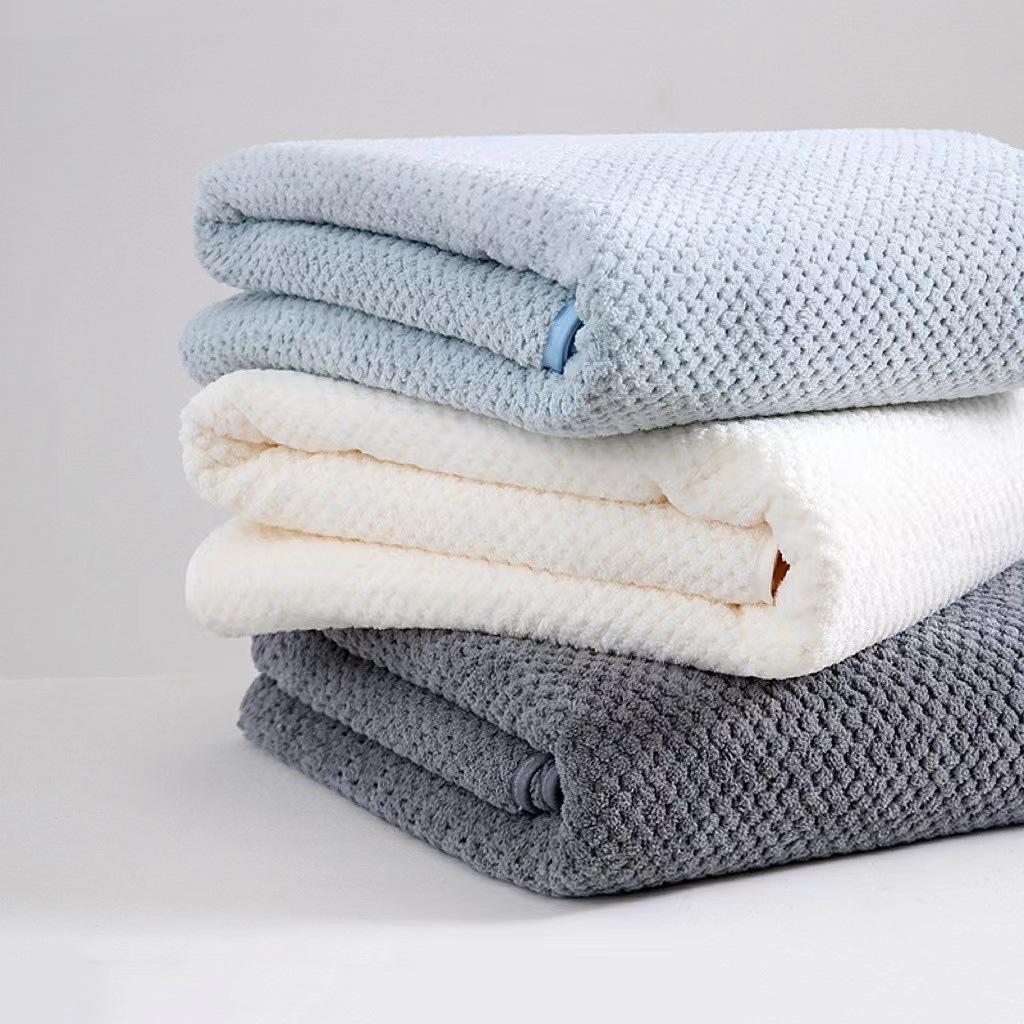 Merbau Coral Fleece Bath Towel Set - Includes 3 Thick, Soft, Quick-Drying Towels; Softer Than Cotton, Perfect for Beach or Bath.