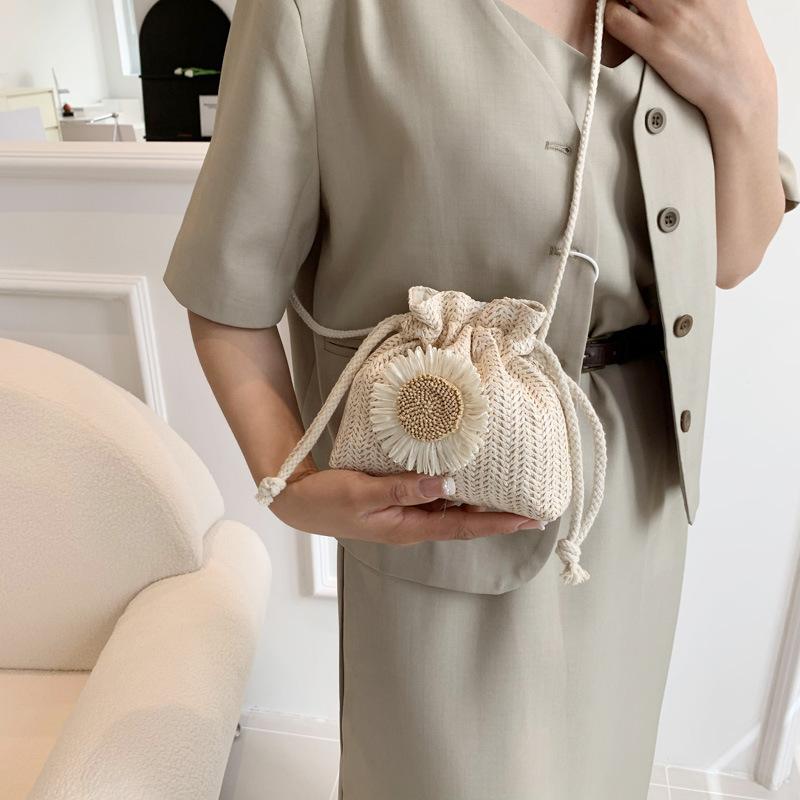 Woven Bag New Trendy 2025 Spring and Summer Straw Woven Cute Bucket Bag Simple Personality Girl Straw Woven Shoulder Messenger Bag