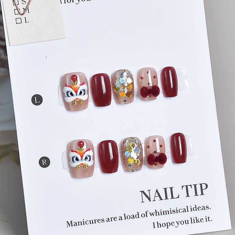 

2025 Red Lion Handmade Cat Eye Short False Nails for New Year - High-End, Wearable Nail Tips No toolkit version