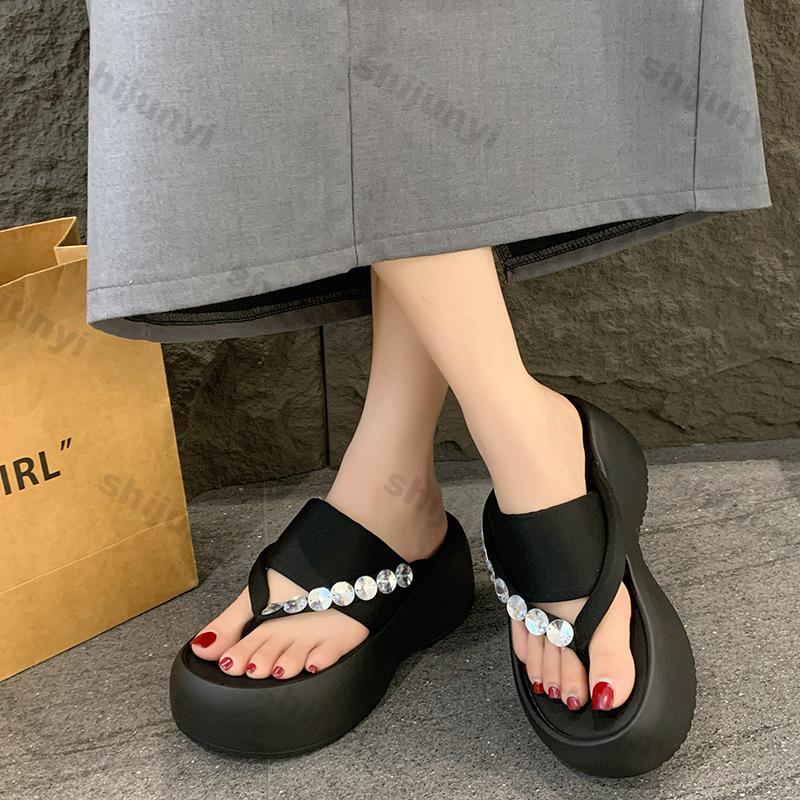 Fashion Women's Outdoor Slippers 2025 Summer New Platform Clip Toe Slippers Fashion Rhinestone Soft Sole Comfortable Luxury Flip Flops