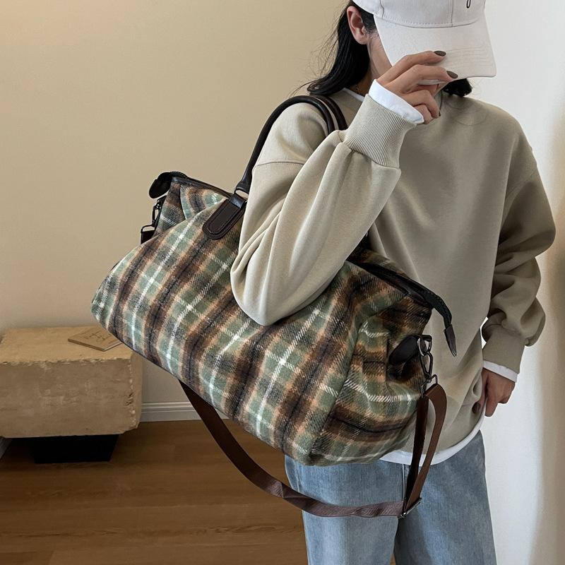 Handbag Large capacity women's oversized retro plaid messenger fitness bag, short business trip travel luggage bag