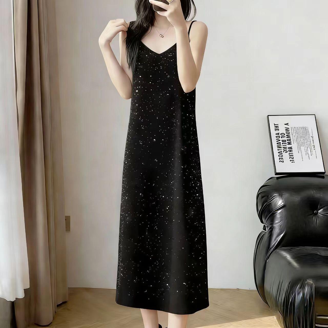

Stylish Slimming Tummy-Concealing Mid-Length Camisole Dress for Women 2026 XS (50 jin) чёрный