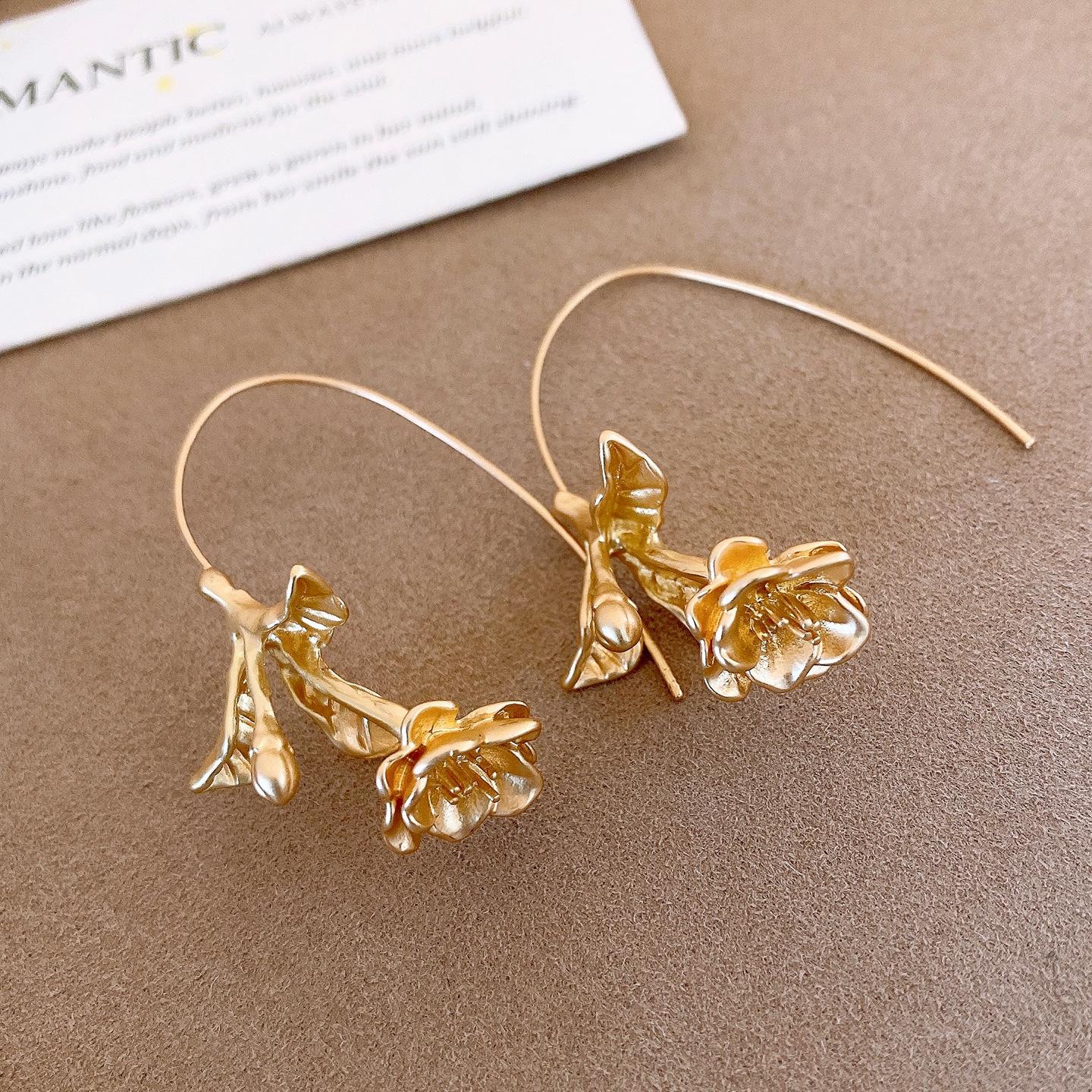 European and American cold wind simple flower fringed earrings ear hooks personalized temperament earrings wholesale