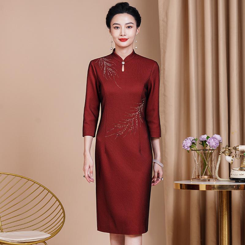 Elegant Mom's Plus Size Qipao Dress for Wedding or Celebration
