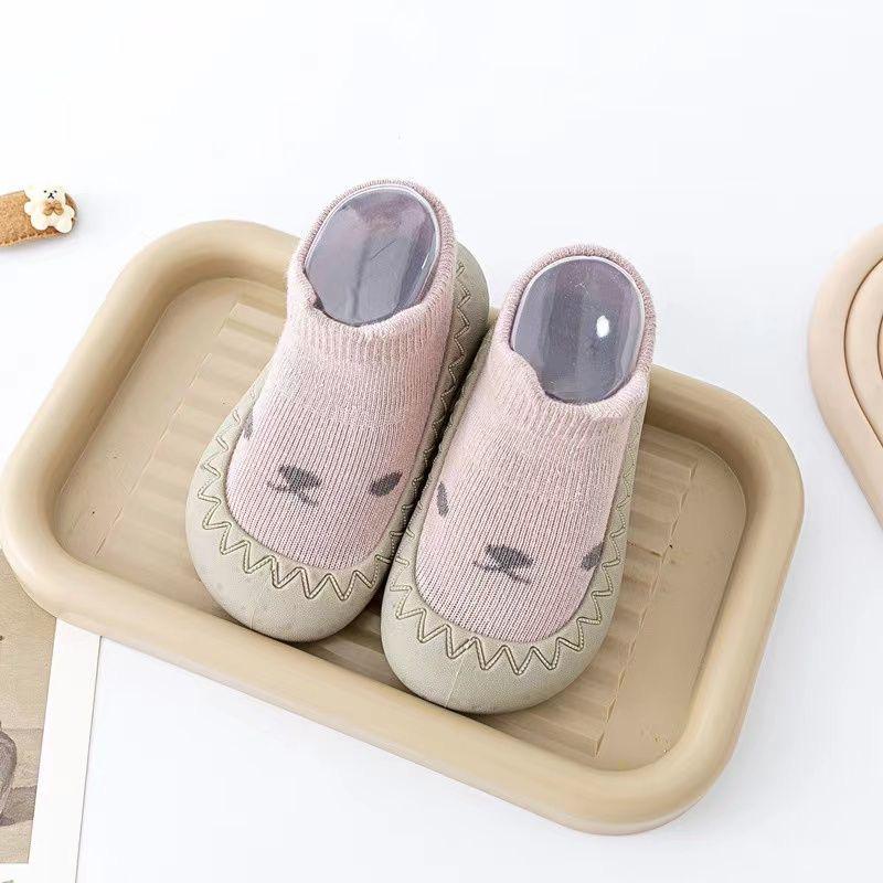 

Toddler Soft Sole Non-Slip Unisex Baby Shoes, Indoor Lightweight Sock Shoes with Cartoon Patterns, for Ages 0-3 Years. 13.8 cm розовый
