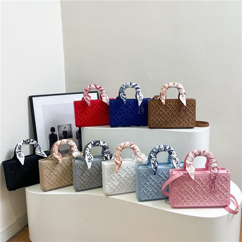 Princess Diana Bag Heavy Industry Embroidery New High-end Silk Scarf Versatile Handbag Bag Women's Shoulder Messenger Bag