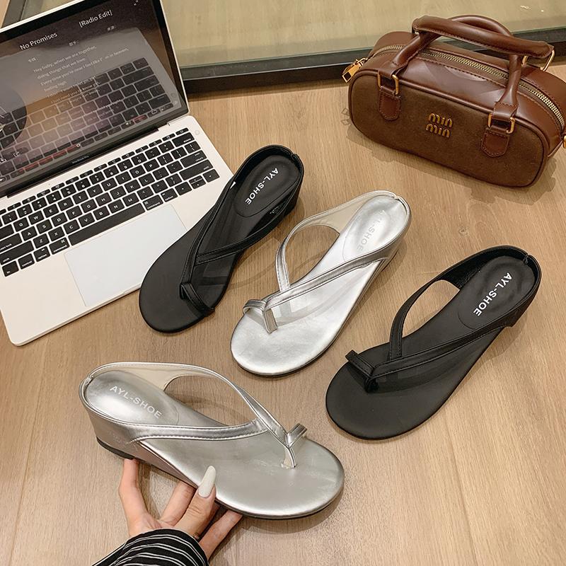 Fashion New Trends in Summer Wedges Women's Slippers Fashionable Narrow Band Women's Sandals Casual Slide High Heels Slide Flip Flops