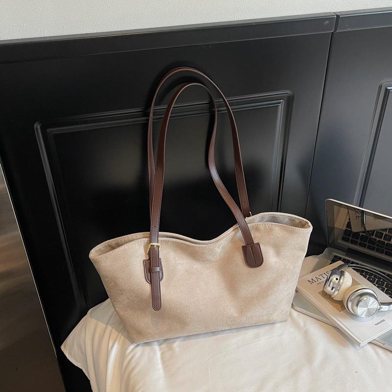Retro Bag Women's Large-capacity Autumn and Winter Versatile Simple Shoulder Bag Fashionable Commuter Tote Bag