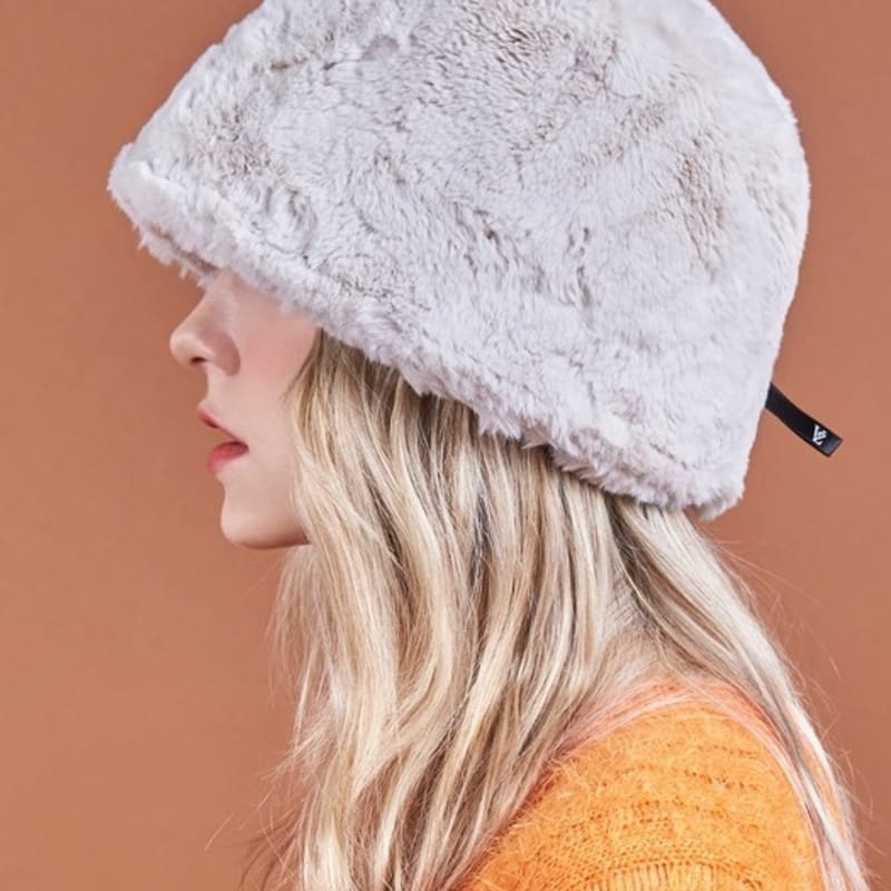 

VARZAR Меховая Панама с Длинным Лейблом Однотонная Кремовая FREE