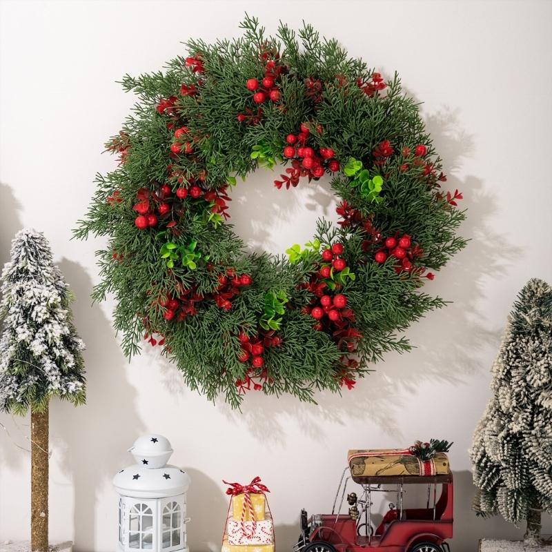 Fashion Christmas Garlands Green Portable Stylish Wreath with Berries Accent for Door and Wall Festival Decoration