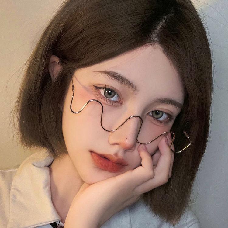 

Волнистые бриллиантовые вставки, вогнутая форма, без линз, интернет-знаменитости, оправа, модные и персонализированные декоративные линии, тонкое и неотражающее зеркало