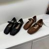 New Breathable Hollowed-out Flat Single Shoes Square-toed Low-heeled Sandals for Mom