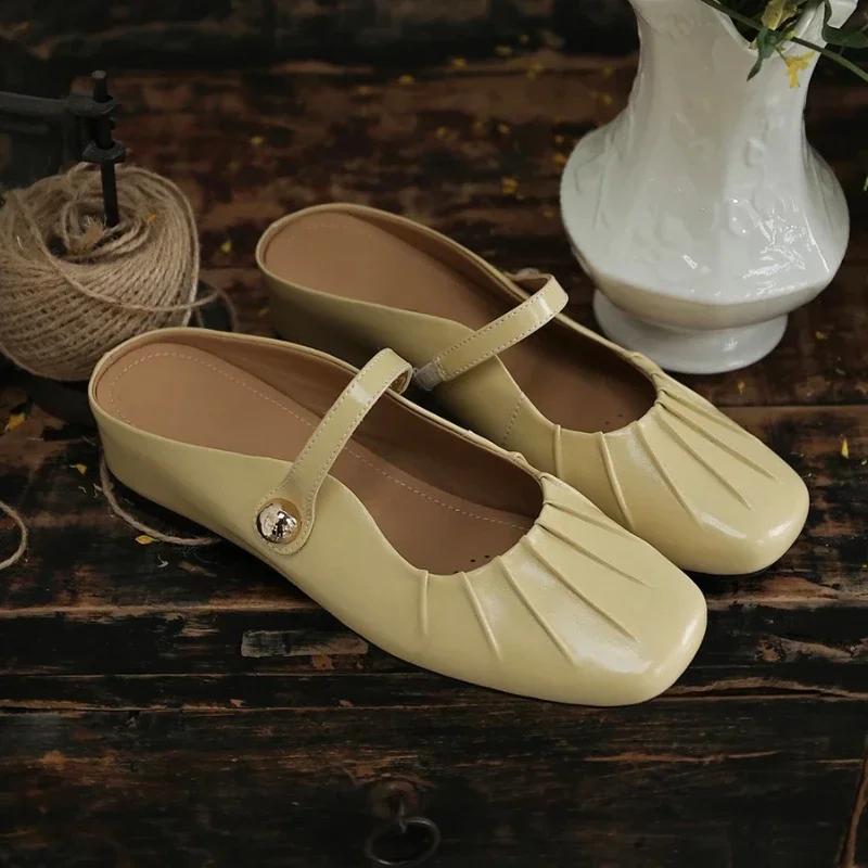 Fashion New Ladies Slip-on Shoes Outdoor Classic Women Causal Flat Shoes Fashion Pleated Simple Women Solid Color Slippers Soft Bottom