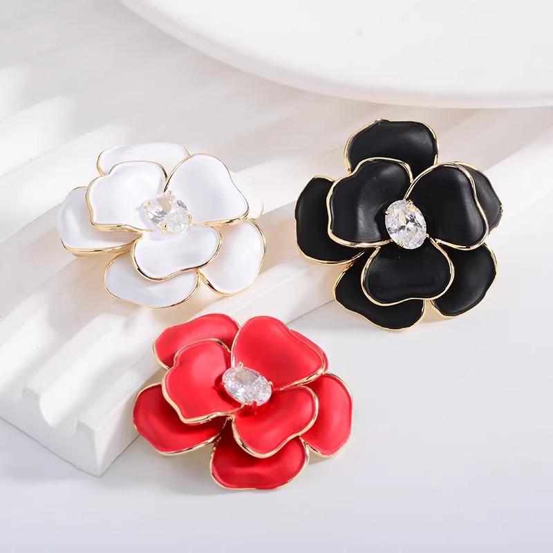 Camellia brooch high-end small fragrant temperament brooch light luxury niche pin exquisite suit accessories