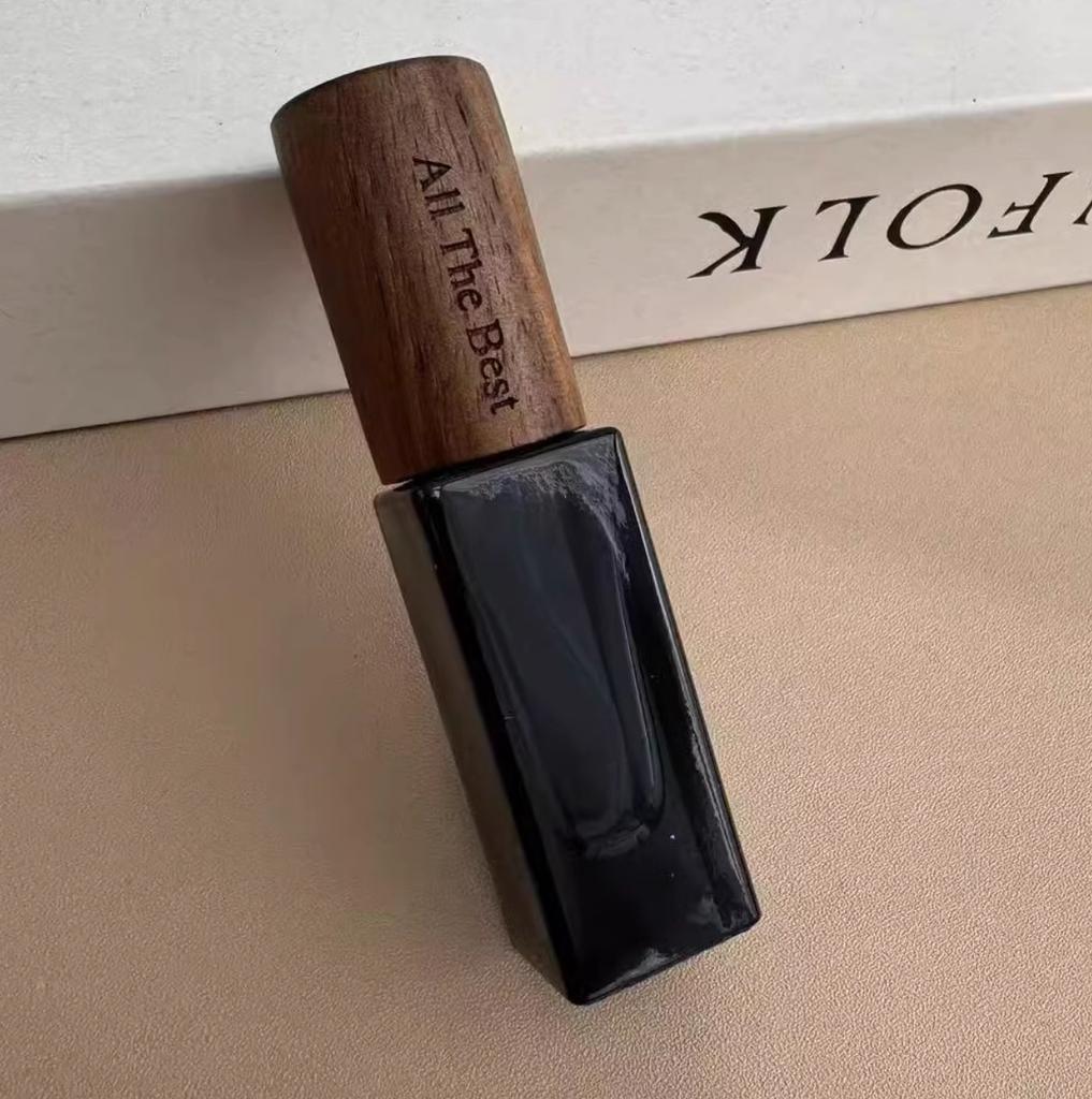 5ml Transparent Glass Perfume Spray Bottle Sample Glass Vials Cosmetics Portable Mini Perfume Atomizer Wooden Cap Refillable