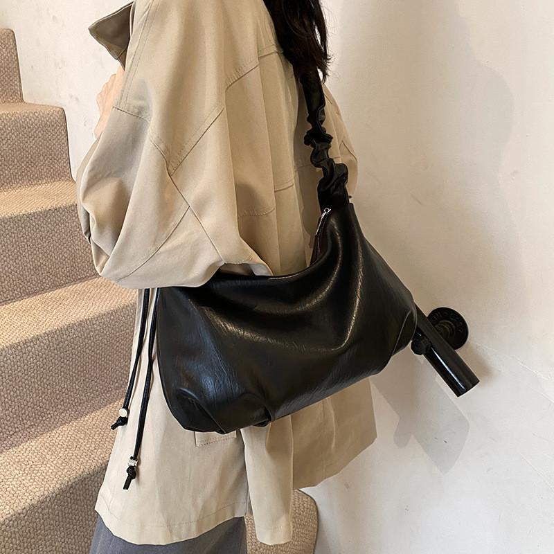 Ielgy Niche Design Retro One-Shoulder Cross-Body Pleated Underarm Female Bag