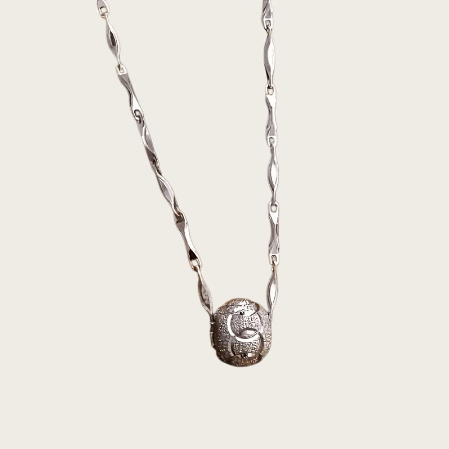 Women'S Pendant Necklace with a Minimalist And Stylish Design, Perfect As a Valentine'S Day Gift for And Women, Suitable for Everyday Wear
