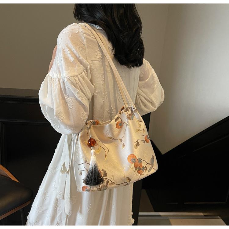 Embroidered Canvas Bag Bag Women's Summer 2025 New Niche Shoulder Underarm Bag Tote Bag
