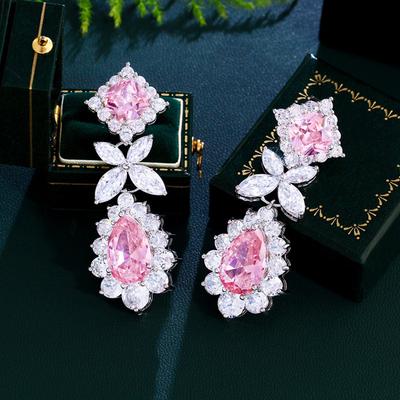 Luxuriöses High-End Prinzessin Rosa Hochzeitskleid mit Ohrringen, Zirkonia-Einlage Temperament, Wassertropfen-Ohrringe, Schmuck.