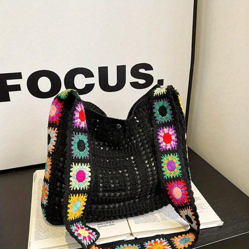 

Retro Hollow-Out Floral Contrast Color Casual Crossbody Bag(The Color Position of Flowers Is Random) чёрный