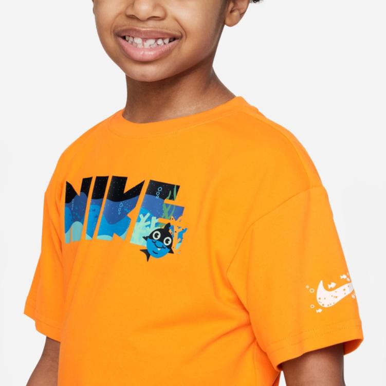 Nike Korallenriff-Buchstabenprint Lockeres Rundhals-Kurzarm-T-Shirt Kinder Oberteile Hell-Orange FQ0635-836