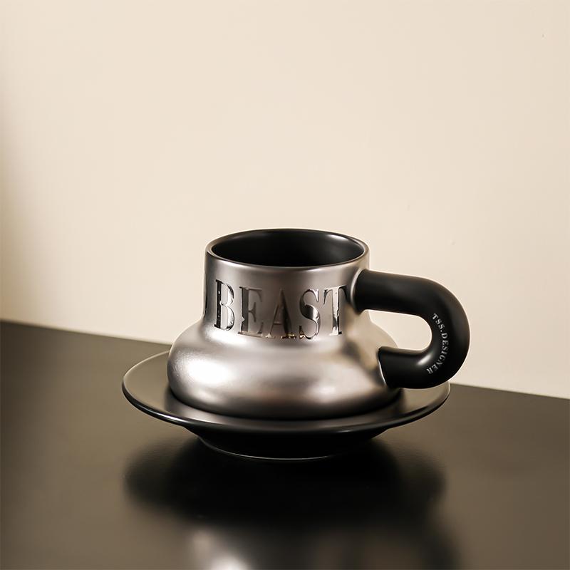 

Керамическая кофейная чашка 300 мл, блюдце, нежная серебряная чашка для латте, английский послеобеденный чай, цветок камелии, чайная кофейная кружка, кружка для завтрака, кружка для молока 300ML