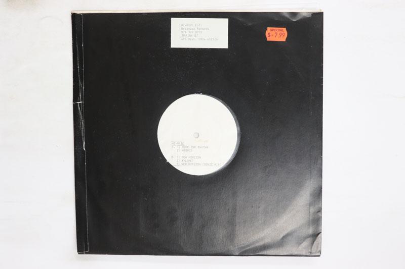 

12-дюймовая пластинка HIRYZE Hiryze EP BRAINK07 BRAINIAK RECORD 1990 Великобритания Танцевальная Электроника Б/у