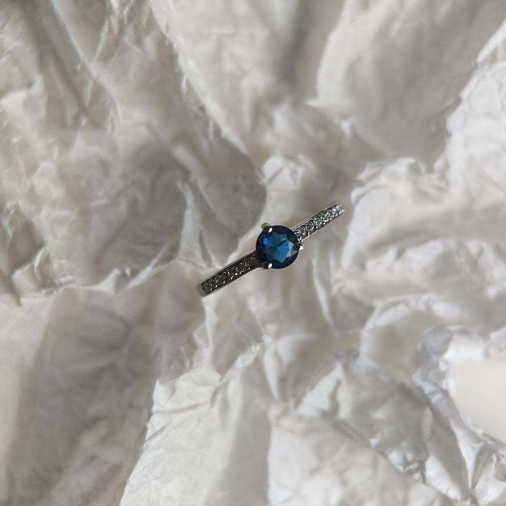 Серебряное кольцо с сапфиром nano 0.536ct, вес изделия 1,9 гр (2189053)