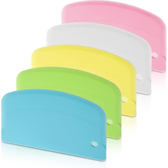 5 Pack Dough Scraper, Plastic Bench Scrapers Multi-Purpose Kitchen Bowl Scrapers Curved Edge Flexible Food Scraper for Bread Dough Cake Fondant