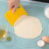 Bake stainless steel plastic three-in-one flour cutter Bake rice rolls scrape flour and cut household cream scraper.