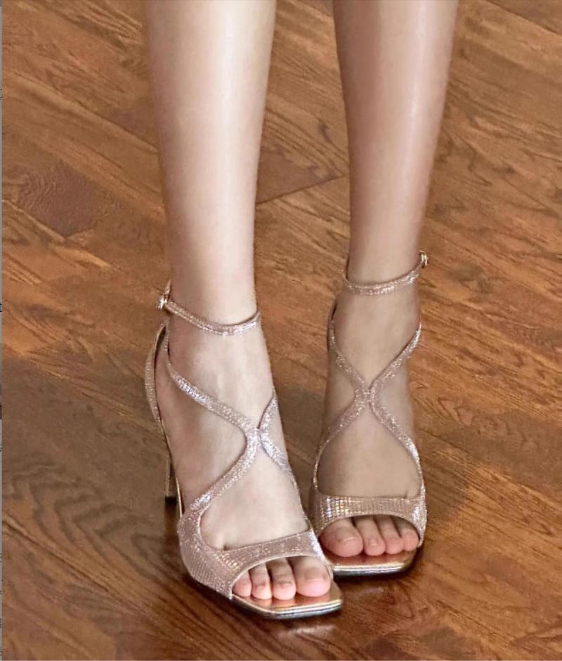Fashion Pink Bling Cross Tied Brand Heeled Sandals Women Fashion Square Toe Ankle Buckle Design Slide Sandals Luxury Party Dress Shoes